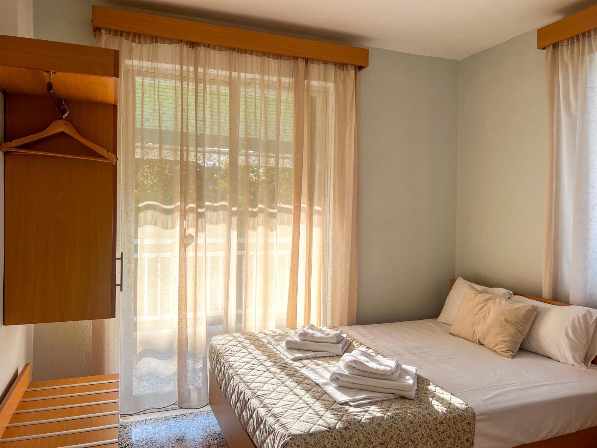 Prado Apartment Hotel Limín Litochórou エクステリア 写真